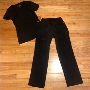 Cherokee Infinity scrub set